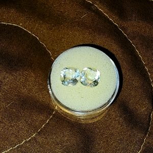 8x8 cut white topaz could be used to set a ring or a necklace